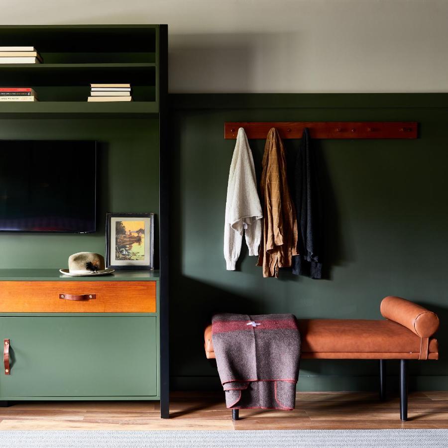 Hunter Lodge, A Bluebird By Lark Exterior photo