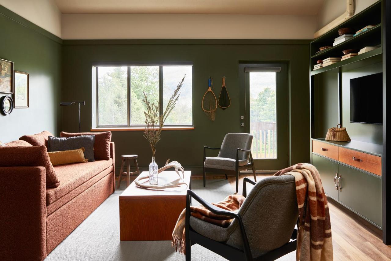 Hunter Lodge, A Bluebird By Lark Exterior photo
