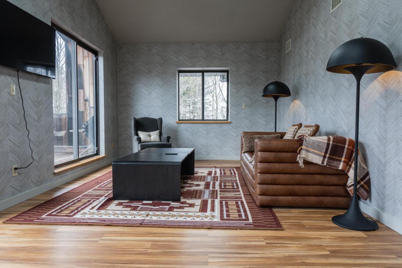 Hunter Lodge, A Bluebird By Lark Exterior photo